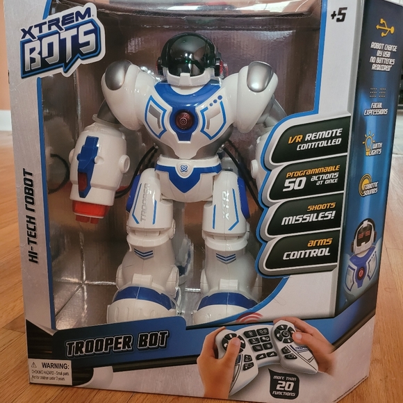 Xtrem Bots - Trooper Bot - Picture 1 of 4